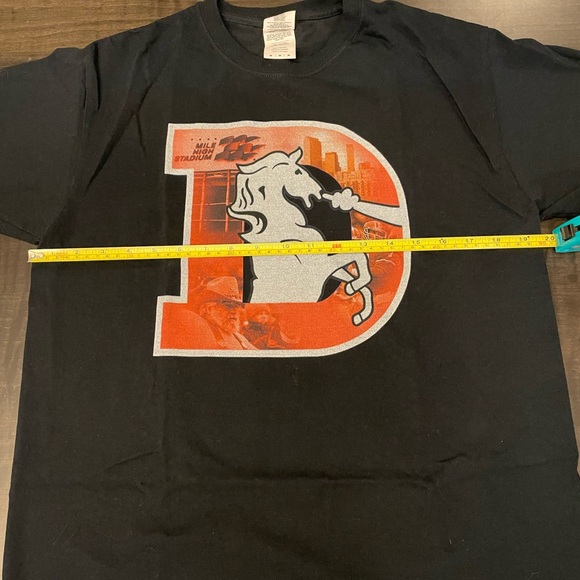 Denver Broncos Medium Tshirt - Picture 5 of 6